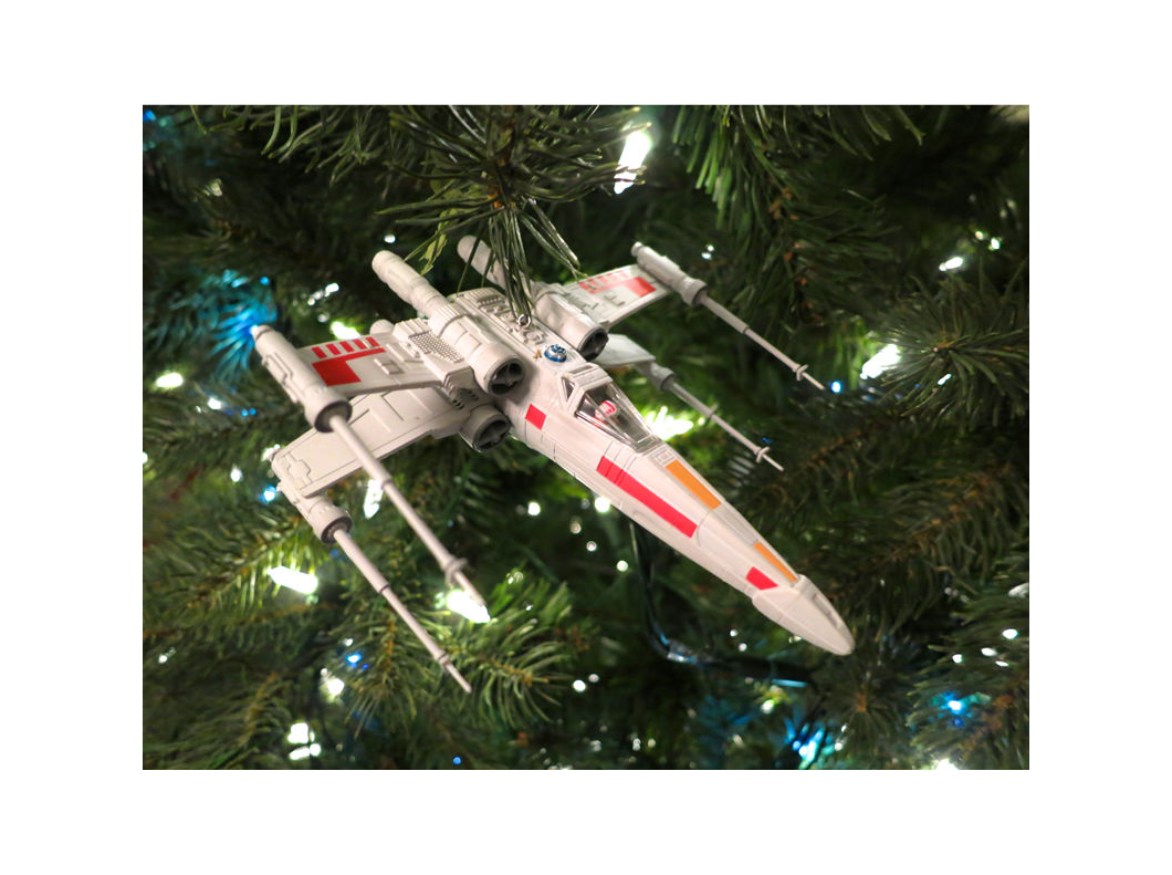 The 1997 Hallmark Star Wars X-Wing Fighter Ornament featuring Magic - Light